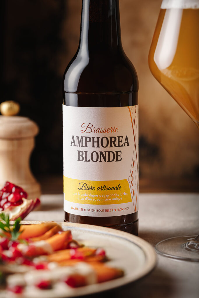 gros plan bouteille de bière 33cl brasserie Amphorea